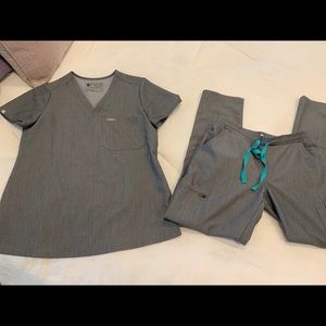 Figs scrub set size XS - never worn!! Heather gray